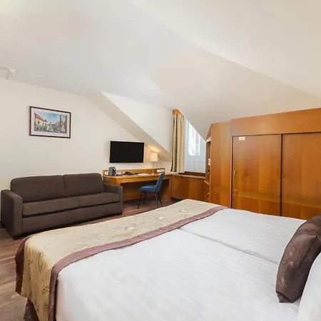 Carlton Buda Castle Отель 4*