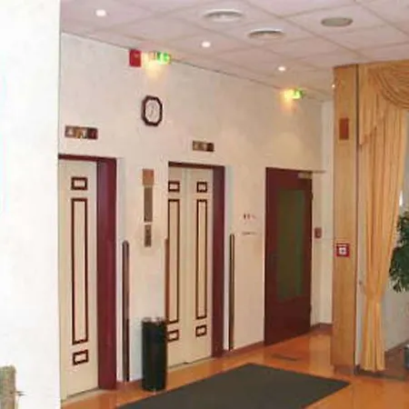 Carlton Buda Castle Hotel 4*