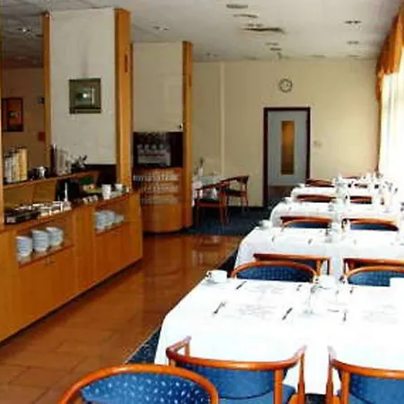 Exe Carlton 4*