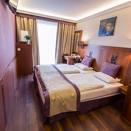 Hotell Carlton Buda Castle