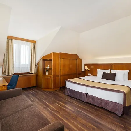 Carlton Buda Castle 4*