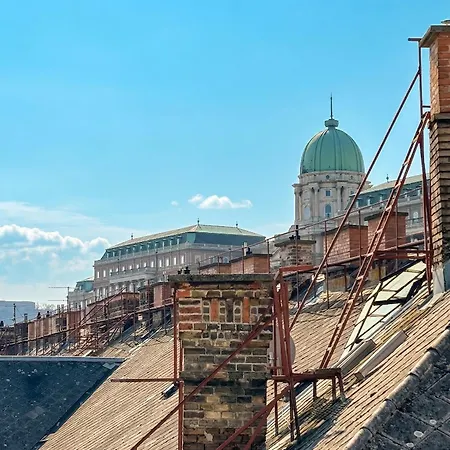 Carlton Buda Castle
