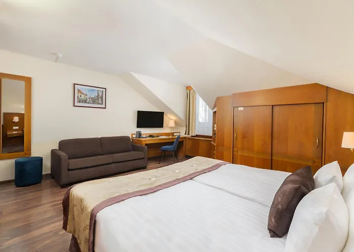 Carlton Buda Castle Hotel 4*