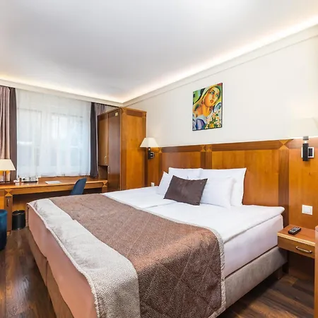 Carlton Buda Castle Hotel 4*